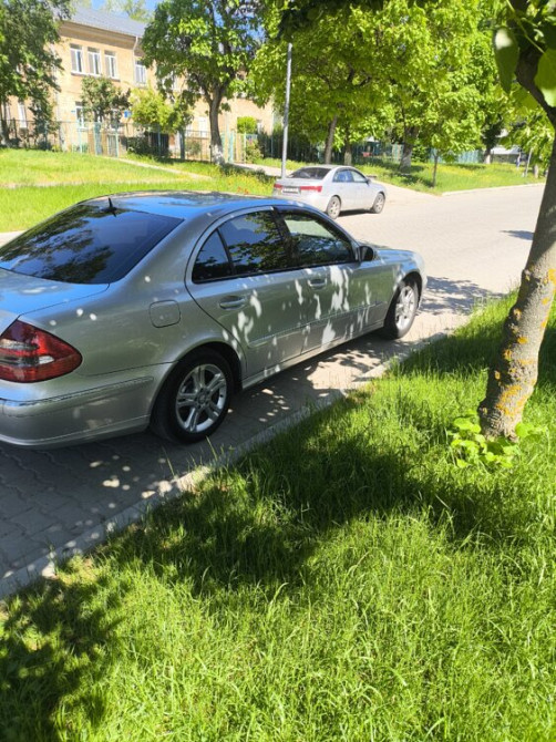 Mercedes E-Class 2003 an Bender Bender - fotografie 3