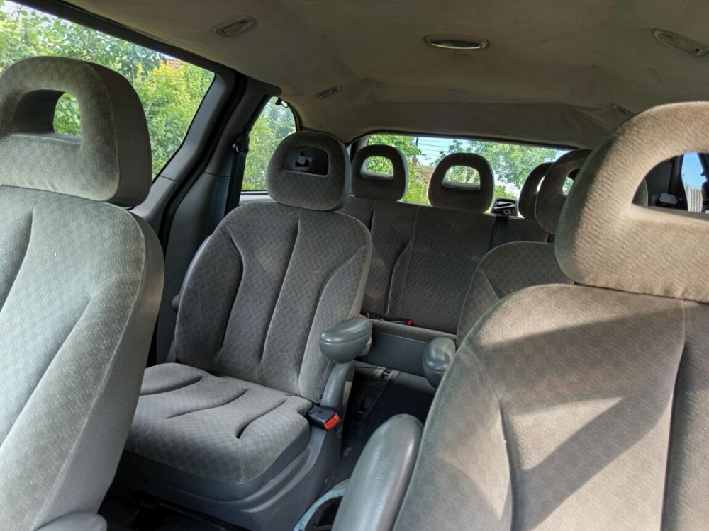 Chrysler Voyager 2004 an Blijnii Hutor Blijnii Hutor - fotografie 3