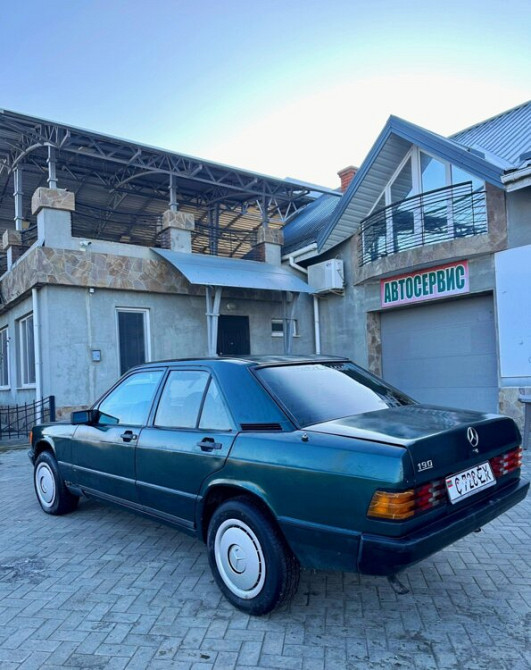 Mercedes 190 (W201) 1986 год Суклея Суклея - изображение 2