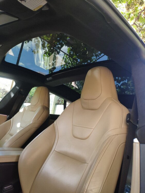 Tesla Model S 2016 an Tiraspol Tiraspol - fotografie 5