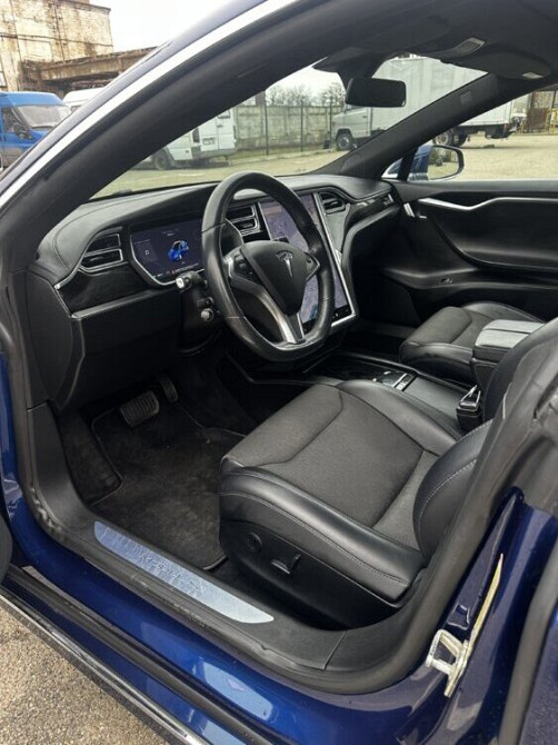Tesla Model S 2017 an Tiraspol Tiraspol - fotografie 5