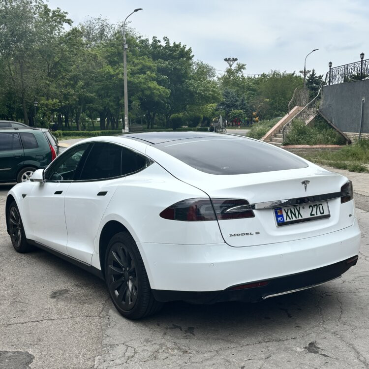 Tesla Model S 2015 an Tiraspol Tiraspol - fotografie 4