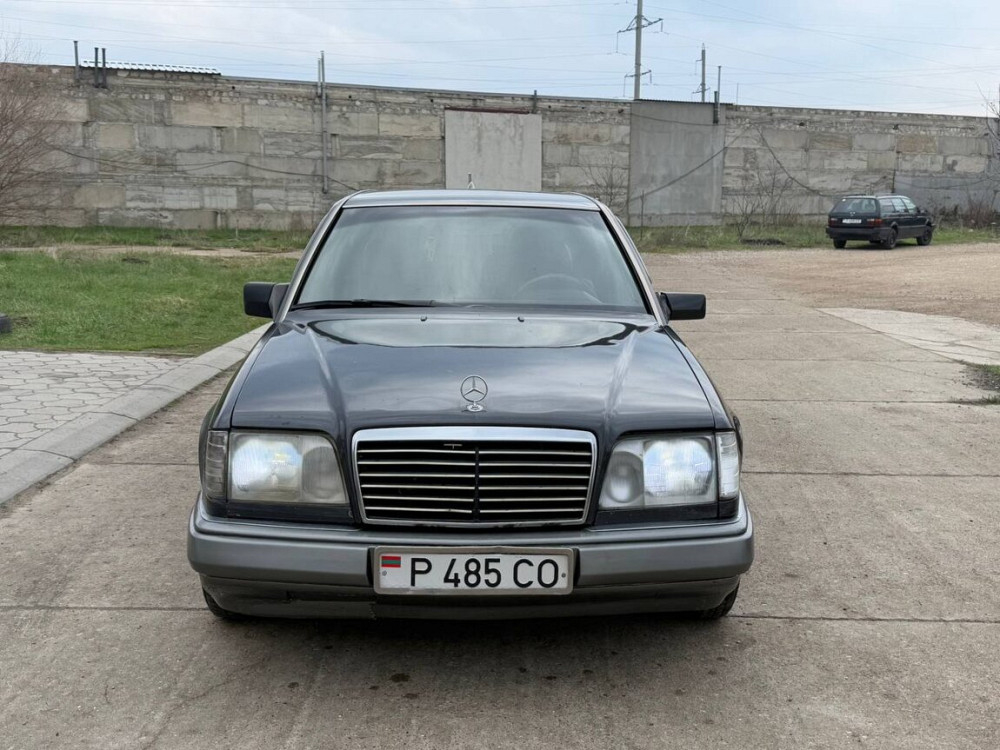 Mercedes E-Class 1995 an Tiraspol Tiraspol - fotografie 1
