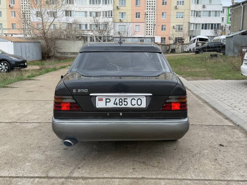 Mercedes E-Class 1995 an Tiraspol Tiraspol - fotografie 5