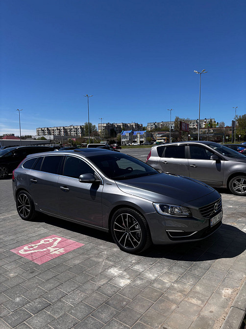 Volvo V60 2015 год Кишинёв Кишинёв - изображение 1