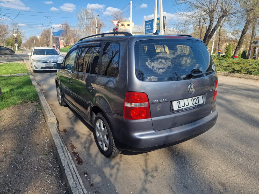 Volkswagen Touran 2006 год Тирасполь Тирасполь - изображение 2