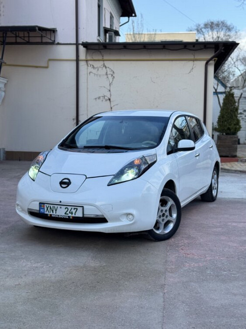 Nissan Frunză 2013 an Tiraspol Tiraspol - fotografie 1