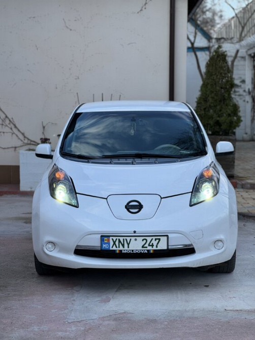Nissan Frunză 2013 an Tiraspol Tiraspol - fotografie 9