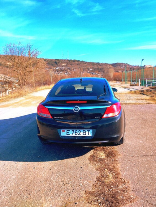 Opel Insignia 2010 год Резина Резина - изображение 2