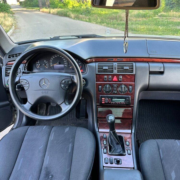 Mercedes E-Class 2000 год Тирасполь Тирасполь - изображение 5
