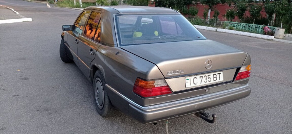 Mercedes E-Class 1993 год Тирасполь Тирасполь - изображение 1