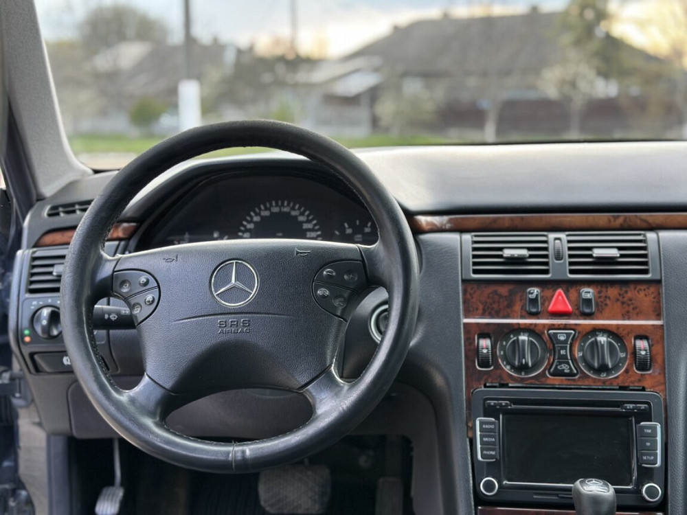 Mercedes E-Class 2000 an Dubăsari Dubăsari - fotografie 7