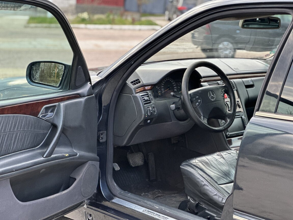 Mercedes E-Class 2000 an Dubăsari Dubăsari - fotografie 6