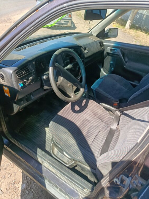 Volkswagen Golf 1993 год Суклея Суклея - изображение 2