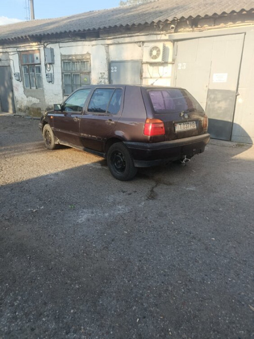 Volkswagen Golf 1993 год Суклея Суклея - изображение 4
