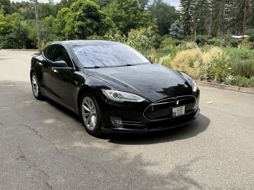 Tesla Model S 2015 an Tiraspol Tiraspol - fotografie 7