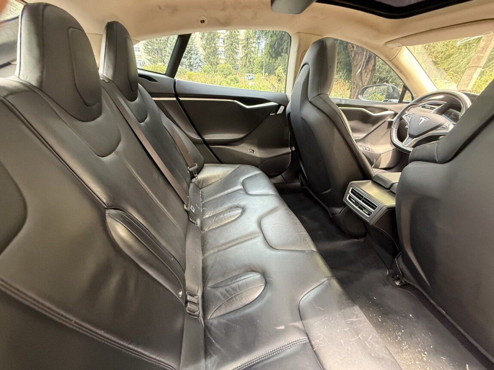 Tesla Model S 2015 an Tiraspol Tiraspol - fotografie 6