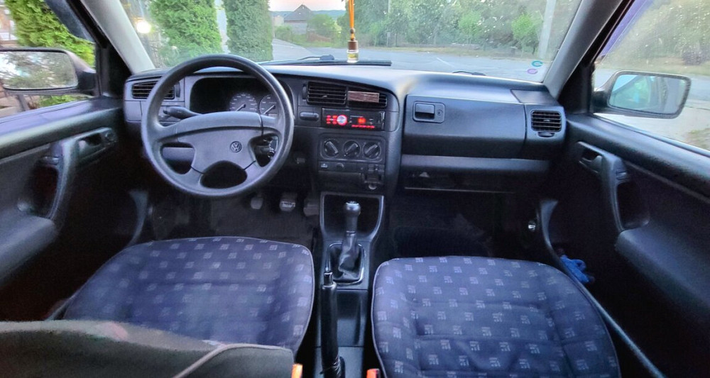 Volkswagen Golf 1995 год Суклея Суклея - изображение 5