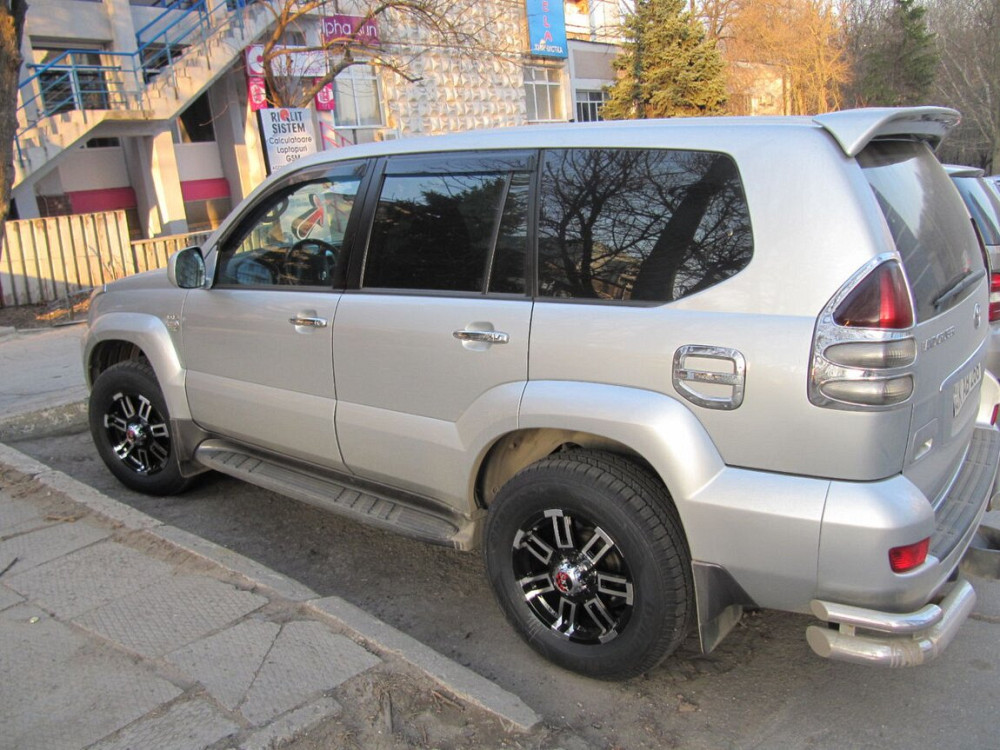 Toyota Land Cruiser Prado 2004 год Кишинёв Кишинёв - изображение 3