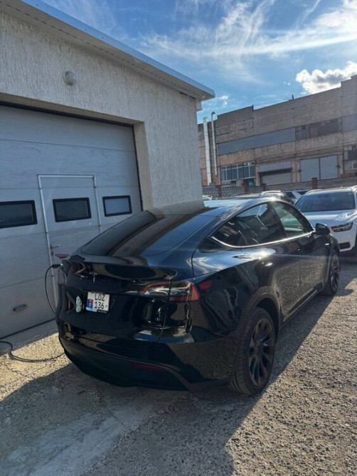 Tesla Model Y 2023 год Тирасполь Тирасполь - изображение 5