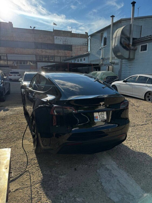 Tesla Model Y 2023 год Тирасполь Тирасполь - изображение 6